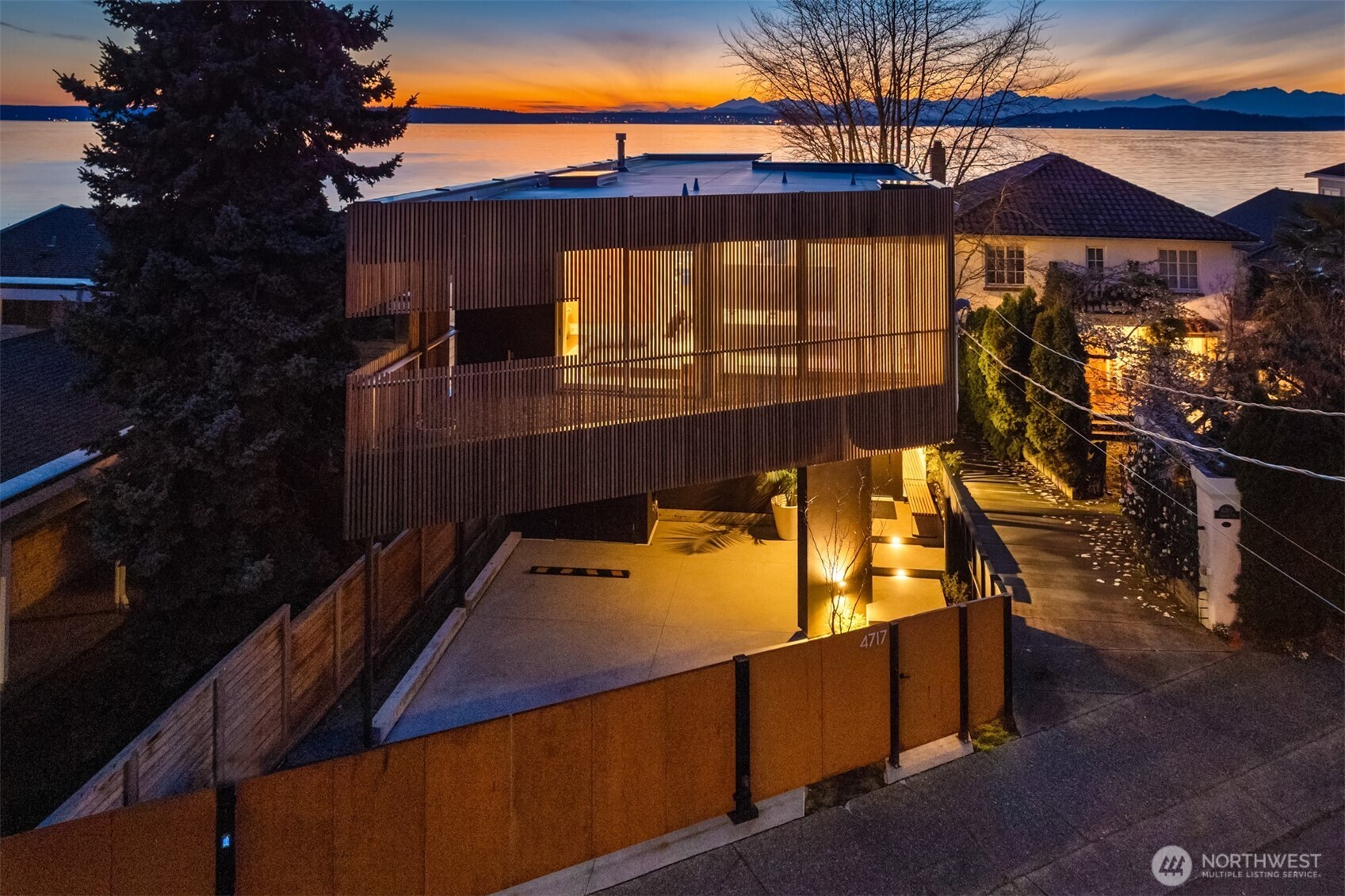 4717 Beach Drive SW, Seattle, WA 98116