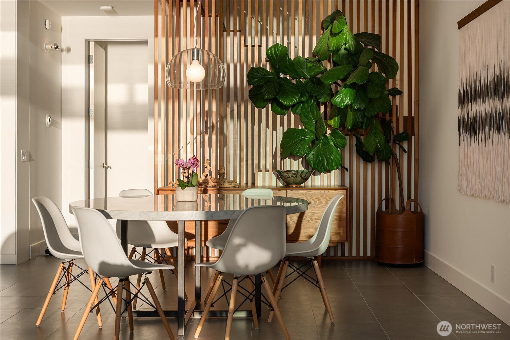 4717 Beach Drive SW, Seattle, WA 98116