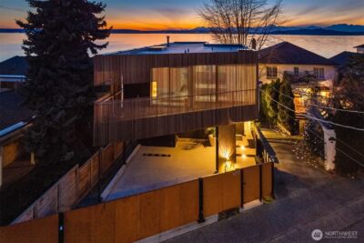 4717 Beach Drive SW, Seattle, WA 98116 - Photo 3