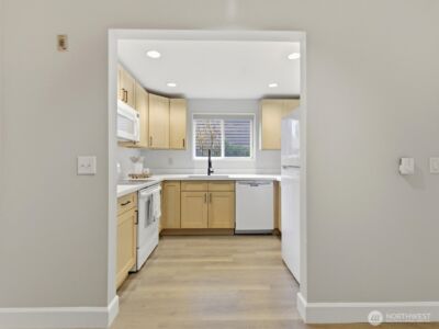 1400 Taylor Avenue N #201, Seattle, WA 98109 - Photo 2
