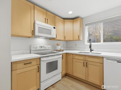 1400 Taylor Avenue N #201, Seattle, WA 98109 - Photo 4