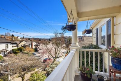 3955 Phinney Avenue N, Seattle, WA 98103 - Photo 2