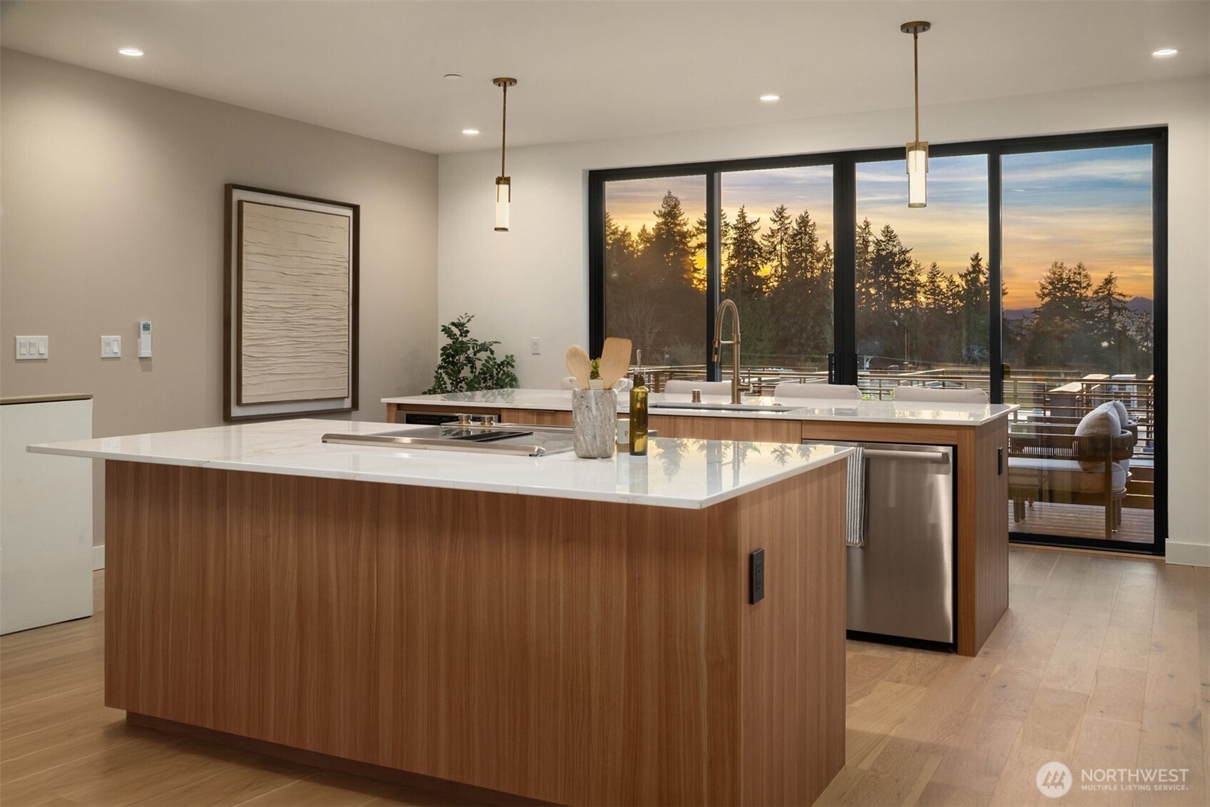 614 5th Avenue S #A103, Edmonds, WA 98020