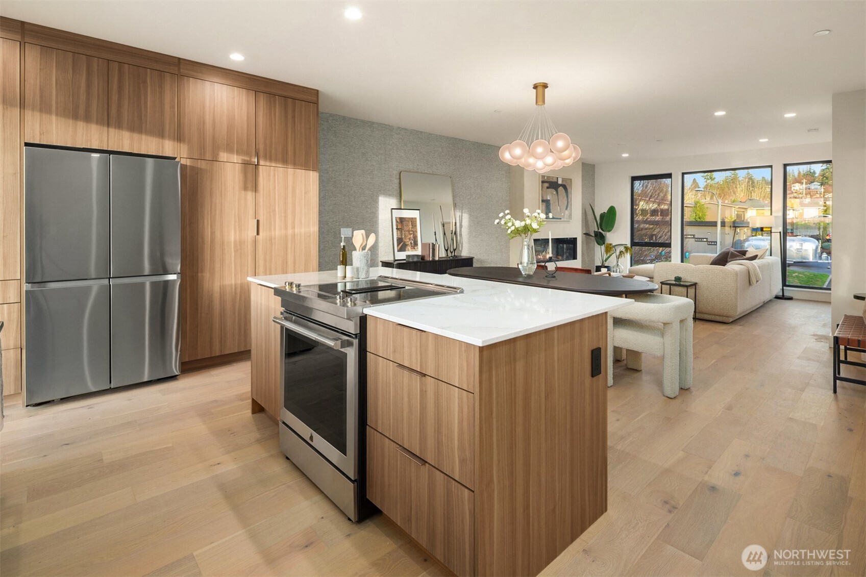 614 5th Avenue S #A103, Edmonds, WA 98020