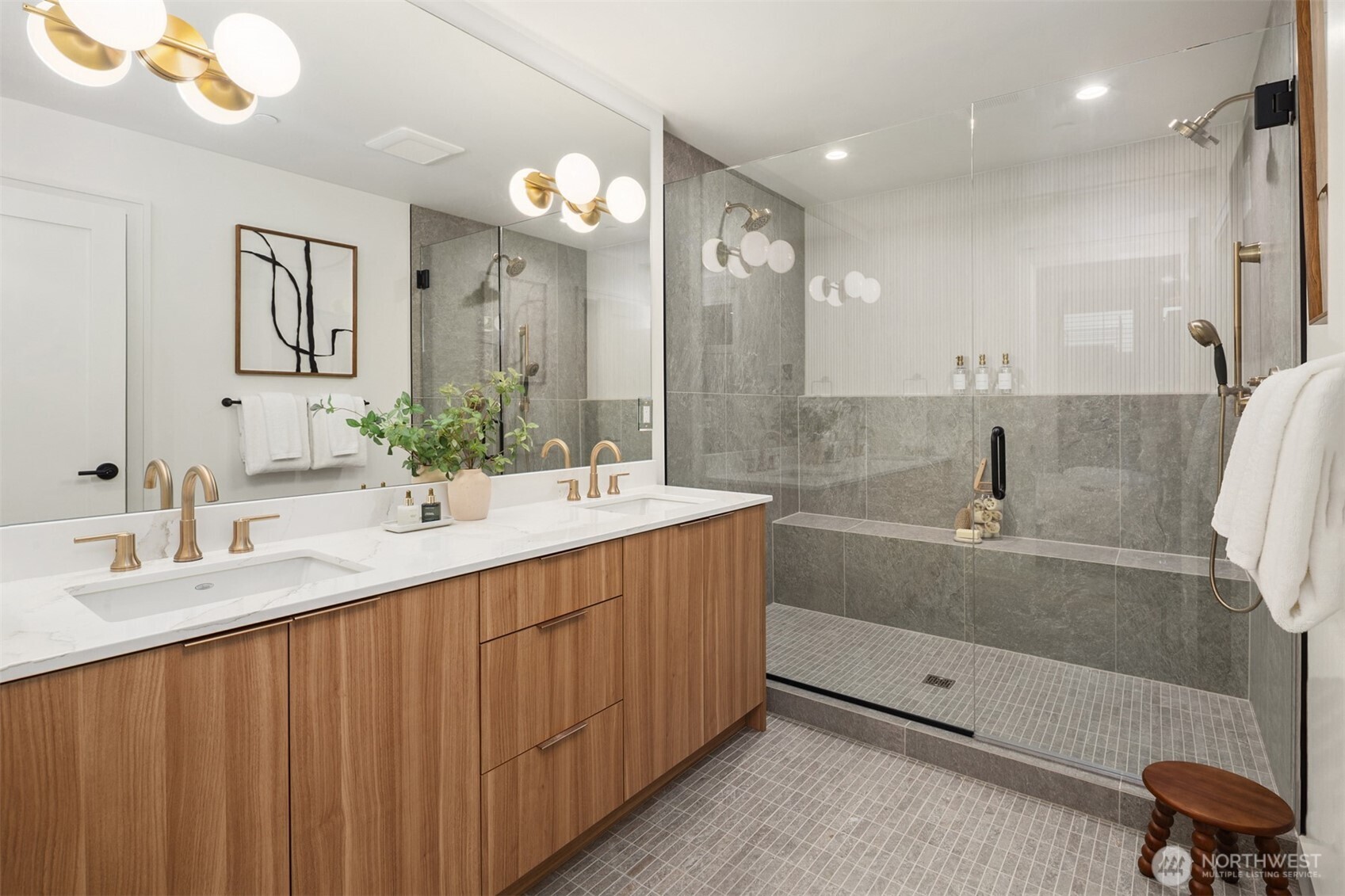 614 5th Avenue S #A103, Edmonds, WA 98020