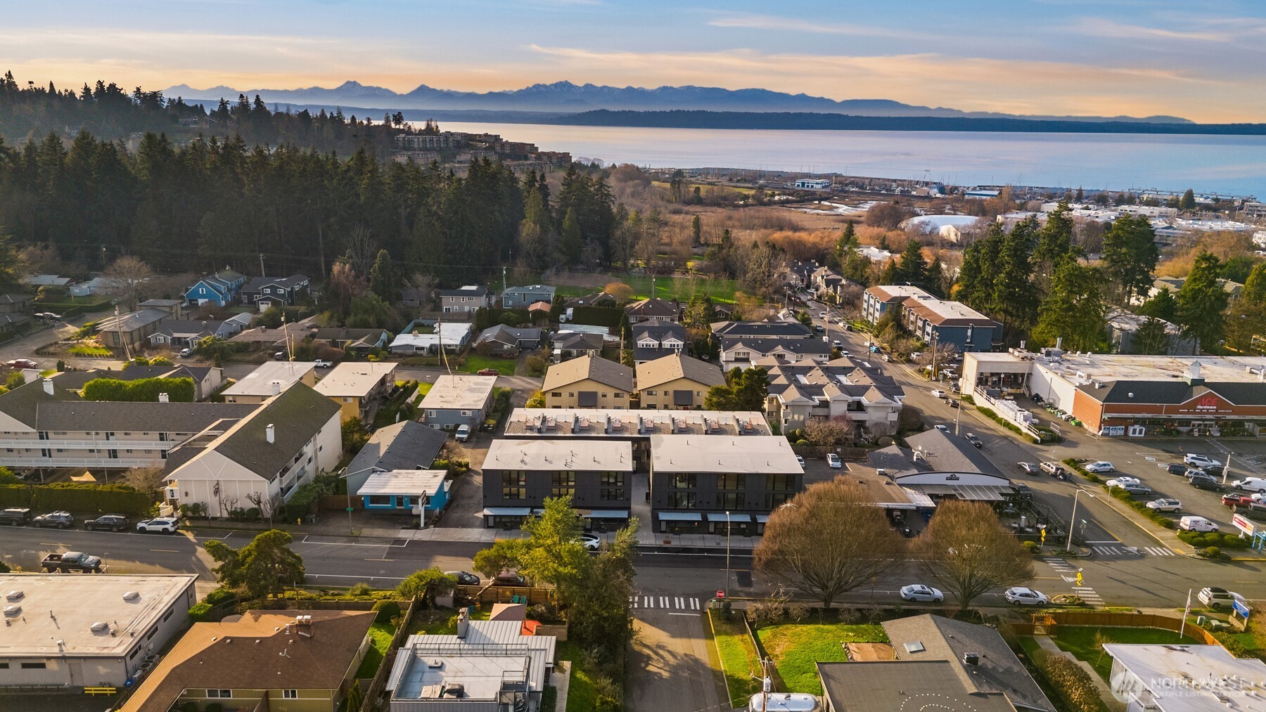 614 5th Avenue S #A103, Edmonds, WA 98020