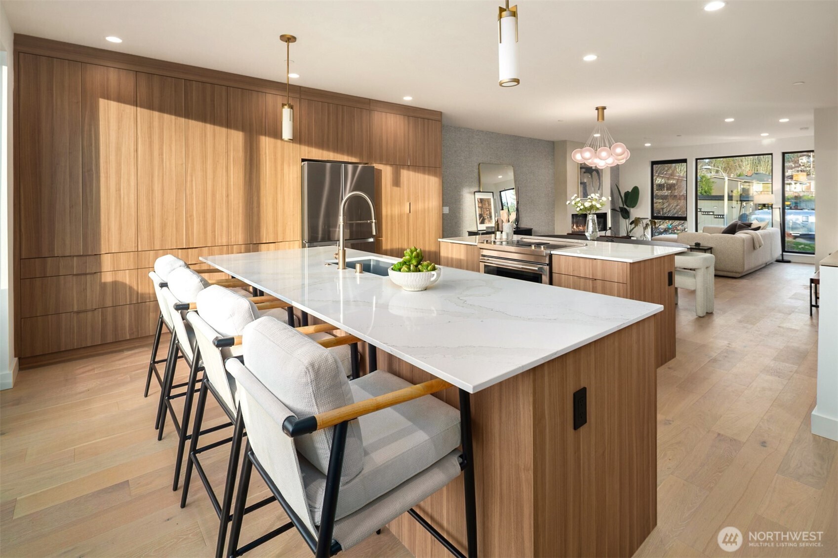 614 5th Avenue S #A103, Edmonds, WA 98020