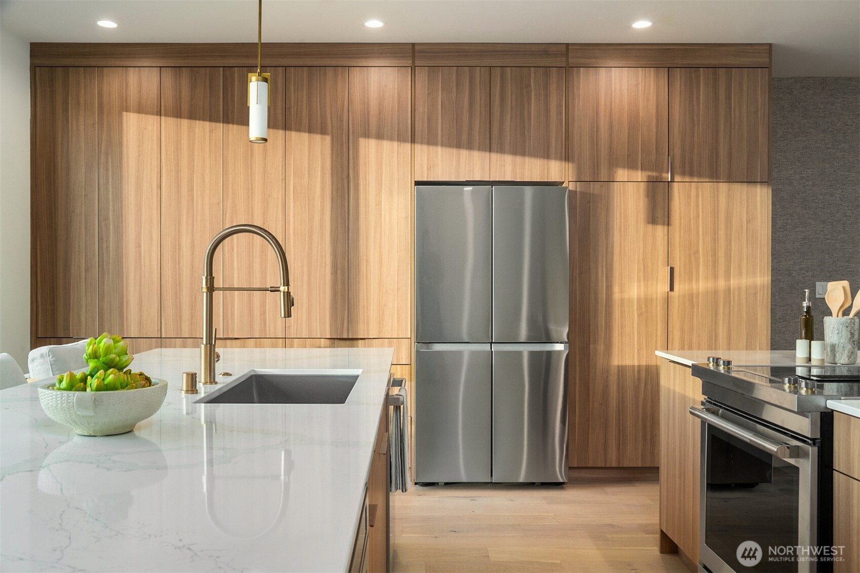 614 5th Avenue S #A103, Edmonds, WA 98020