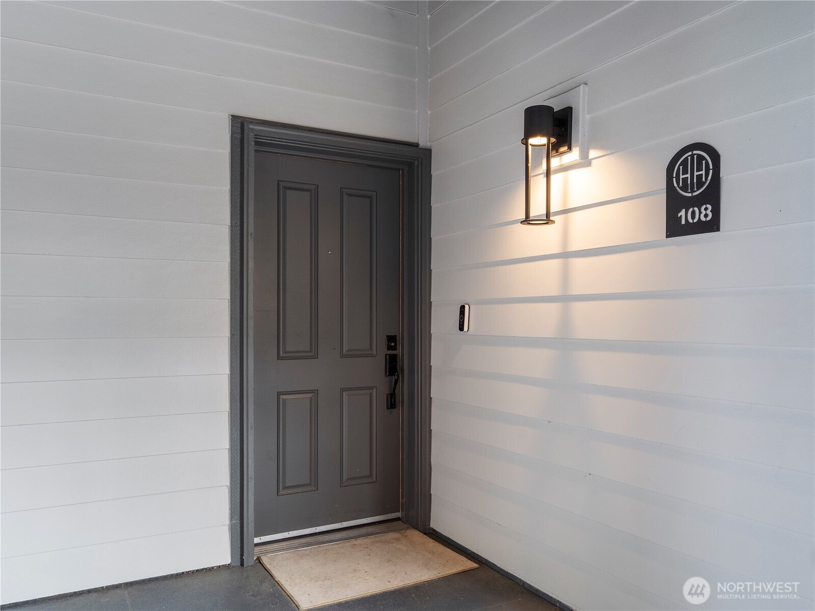 320 E 32nd Street #108, Tacoma, WA 98404