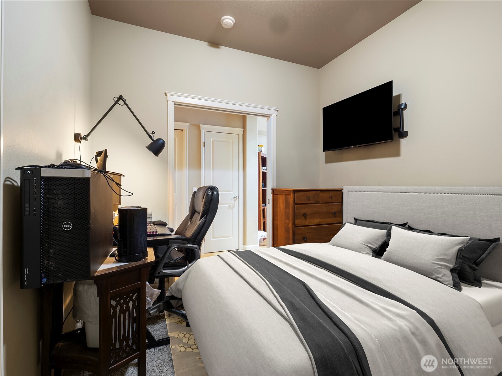 320 E 32nd Street #108, Tacoma, WA 98404