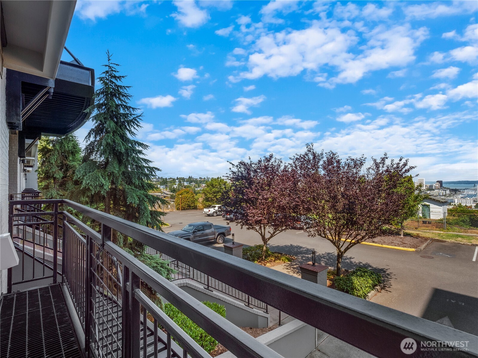 320 E 32nd Street #108, Tacoma, WA 98404