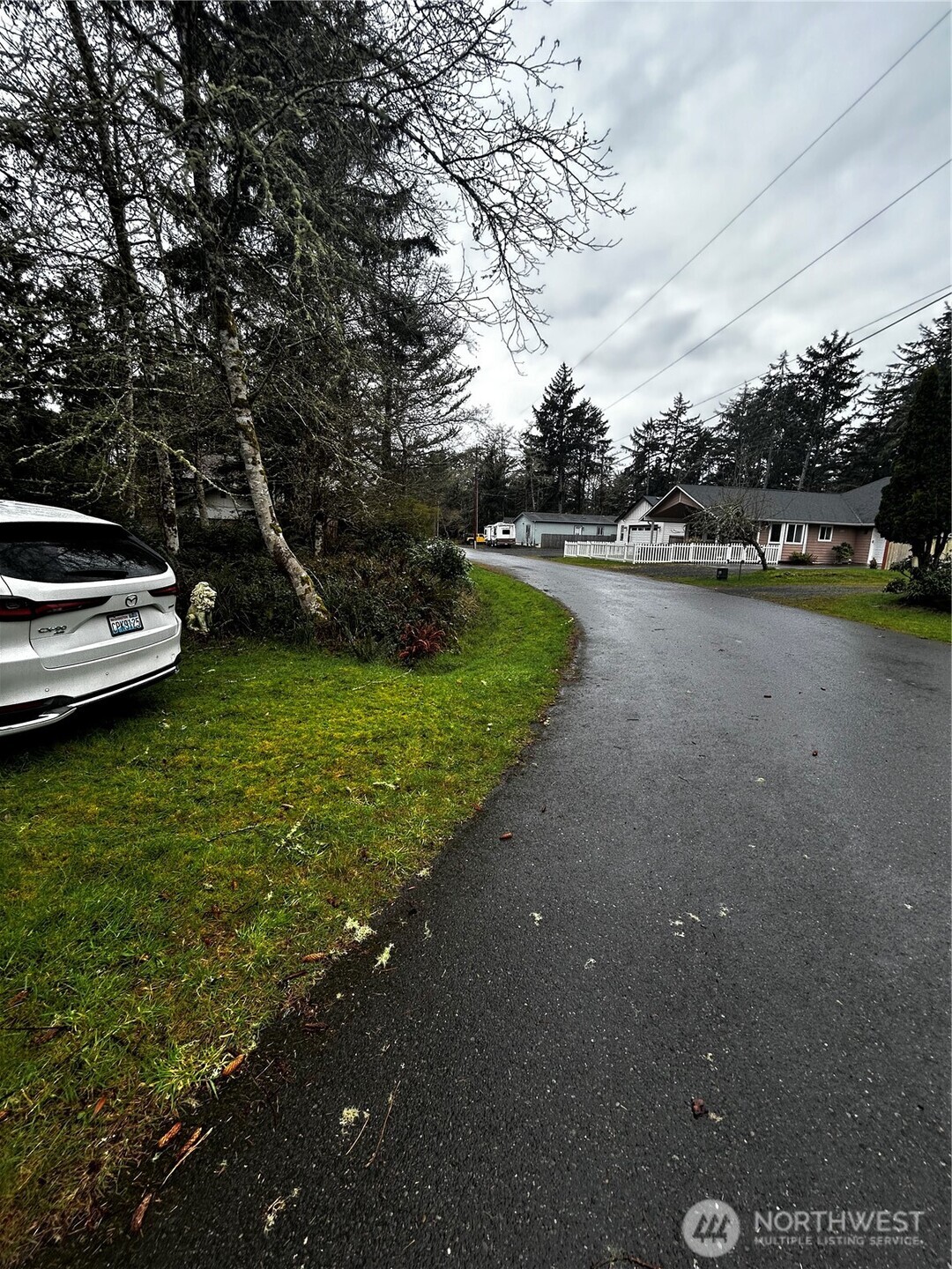 379 Eridani Loop SE, Ocean Shores, WA 98569-9779