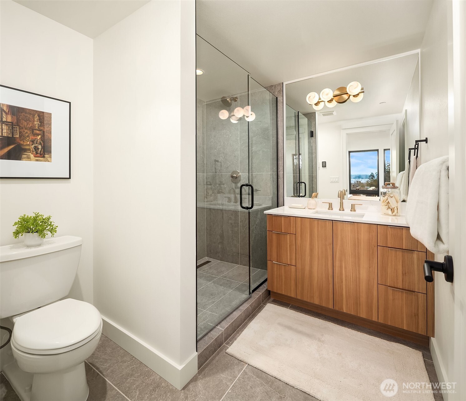 614 5th Avenue S #B103, Edmonds, WA 98020