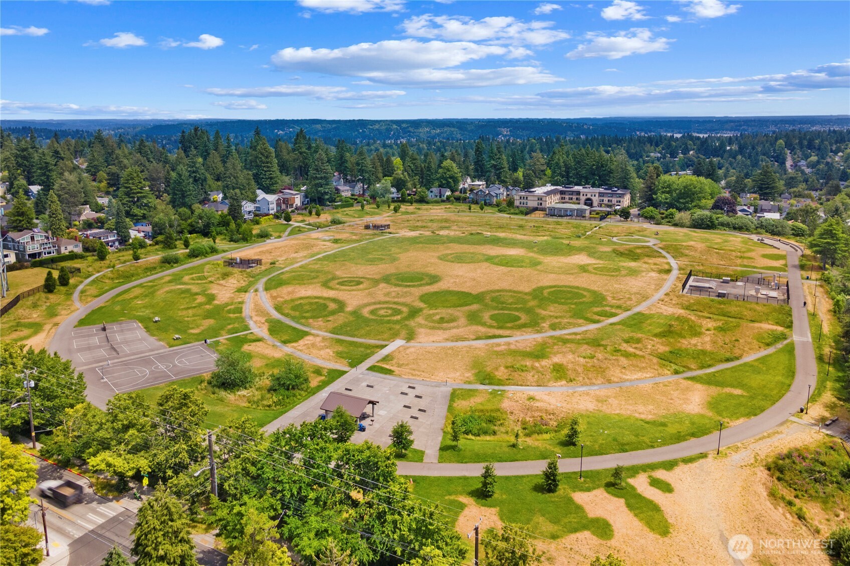 8521 Roosevelt Way NE, Seattle, WA 98115