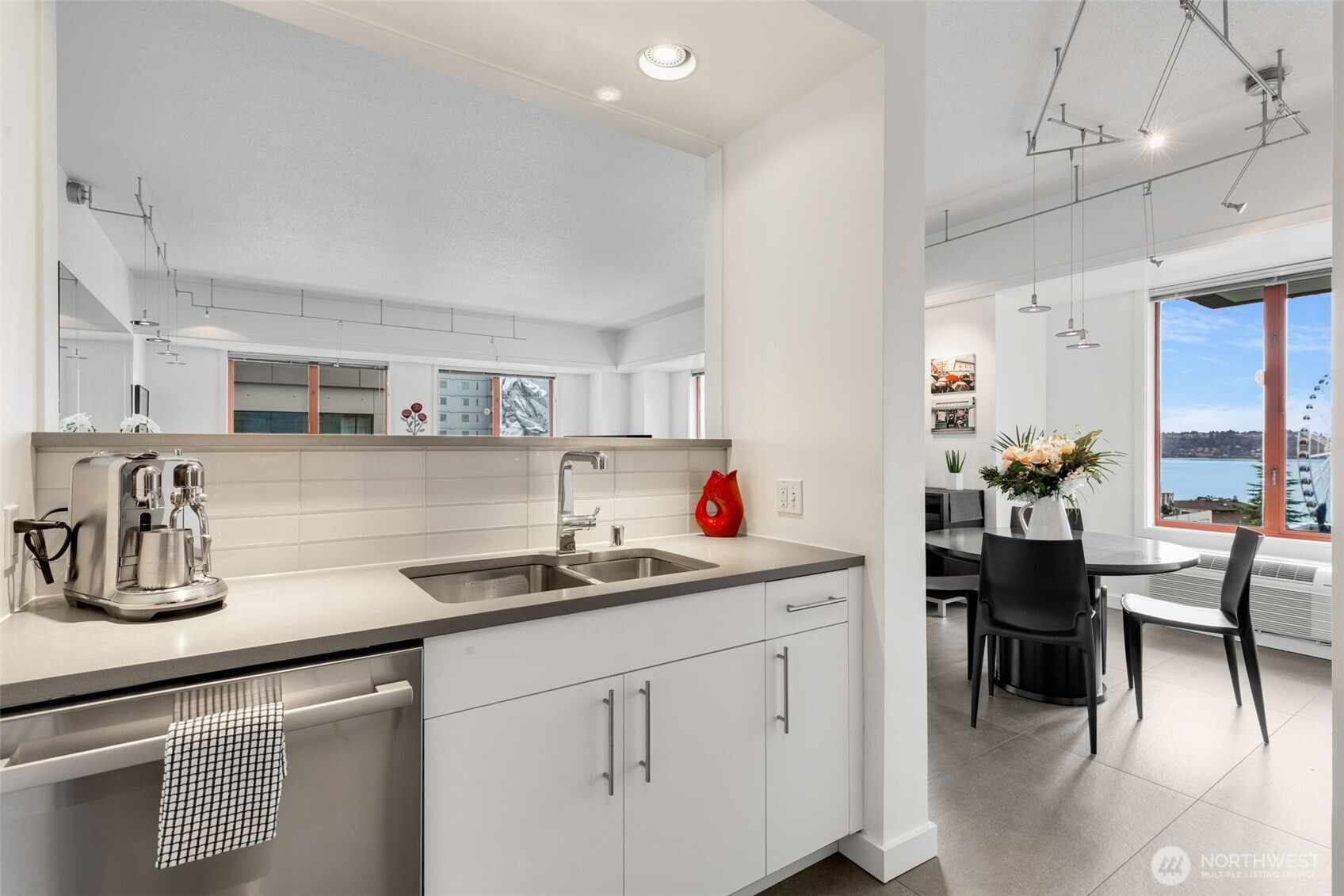 98 Union Street #206, Seattle, WA 98101