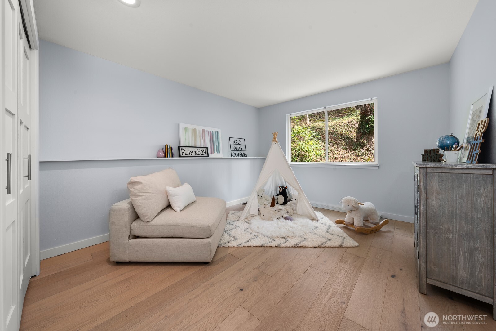 4830 88th Place SE, Mercer Island, WA 98040