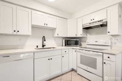 220 SW Clark Street #B304, Issaquah, WA 98027 - Photo 5