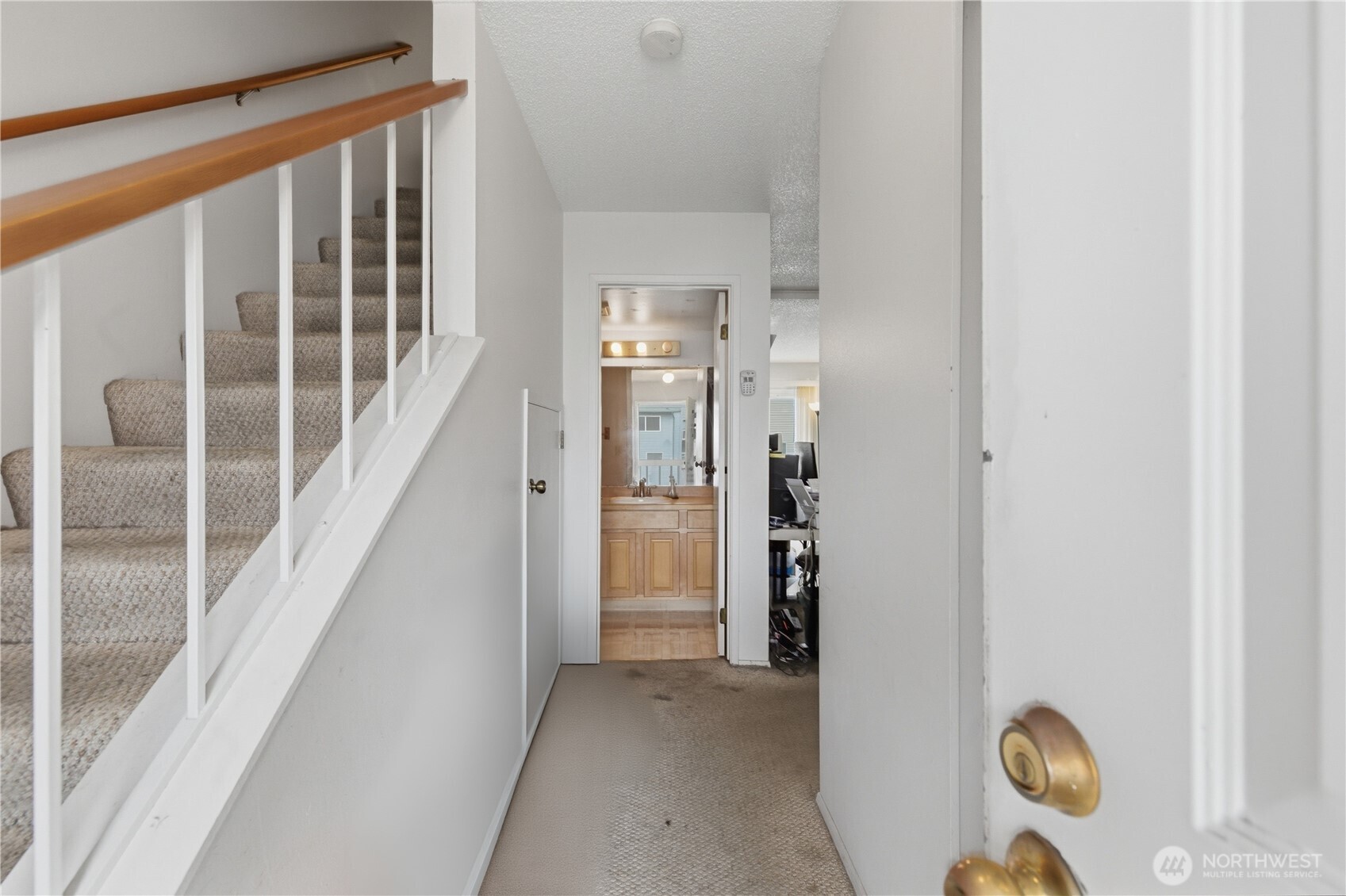 8823 Holly Drive #E201, Everett, WA 98208