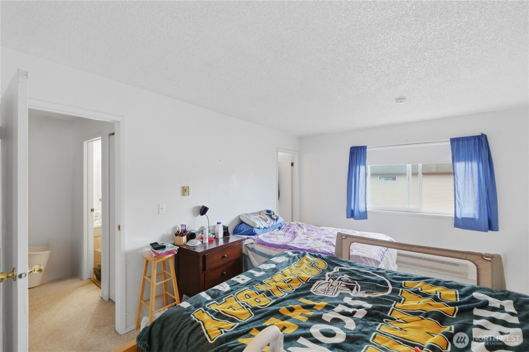 8823 Holly Drive #E201, Everett, WA 98208