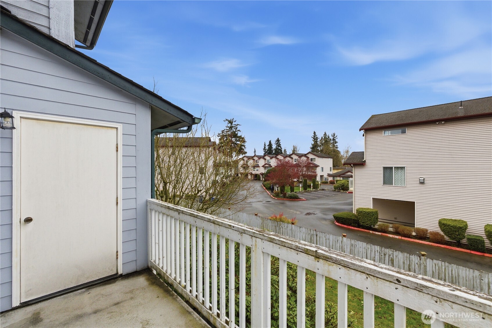 8823 Holly Drive #E201, Everett, WA 98208