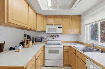 8823 Holly Drive #E201, Everett, WA 98208 - Photo 4