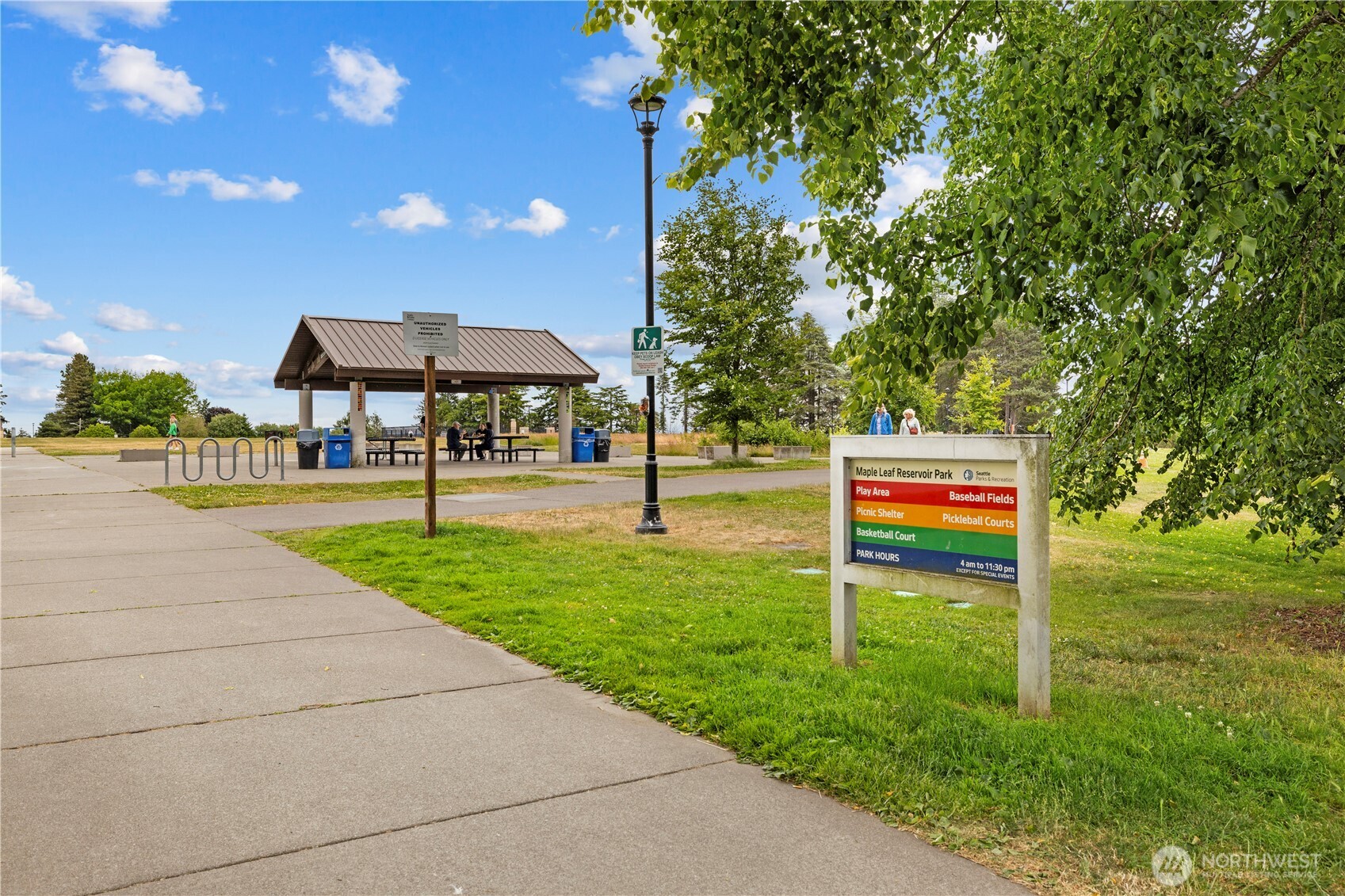 8521 Roosevelt Way NE, Seattle, WA 98115