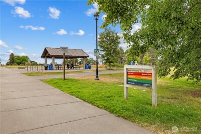 8521 Roosevelt Way NE, Seattle, WA 98115 - Photo 17