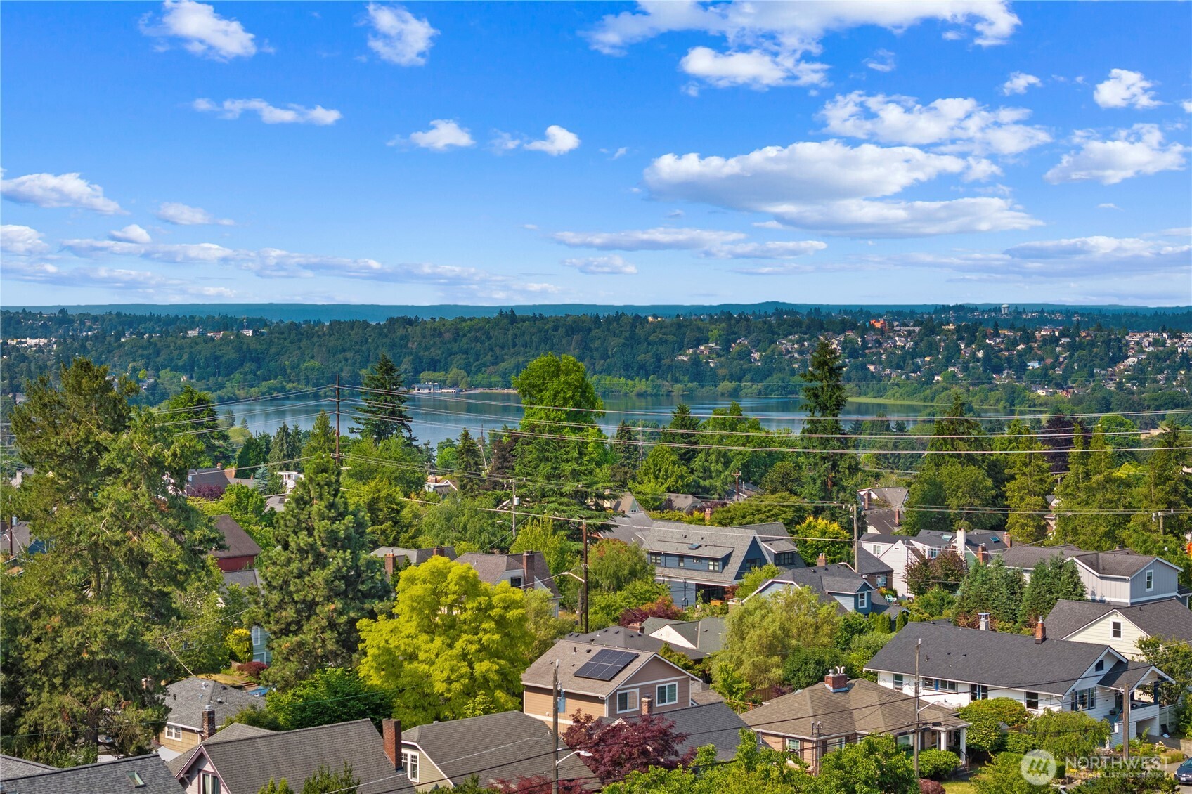 8521 Roosevelt Way NE, Seattle, WA 98115