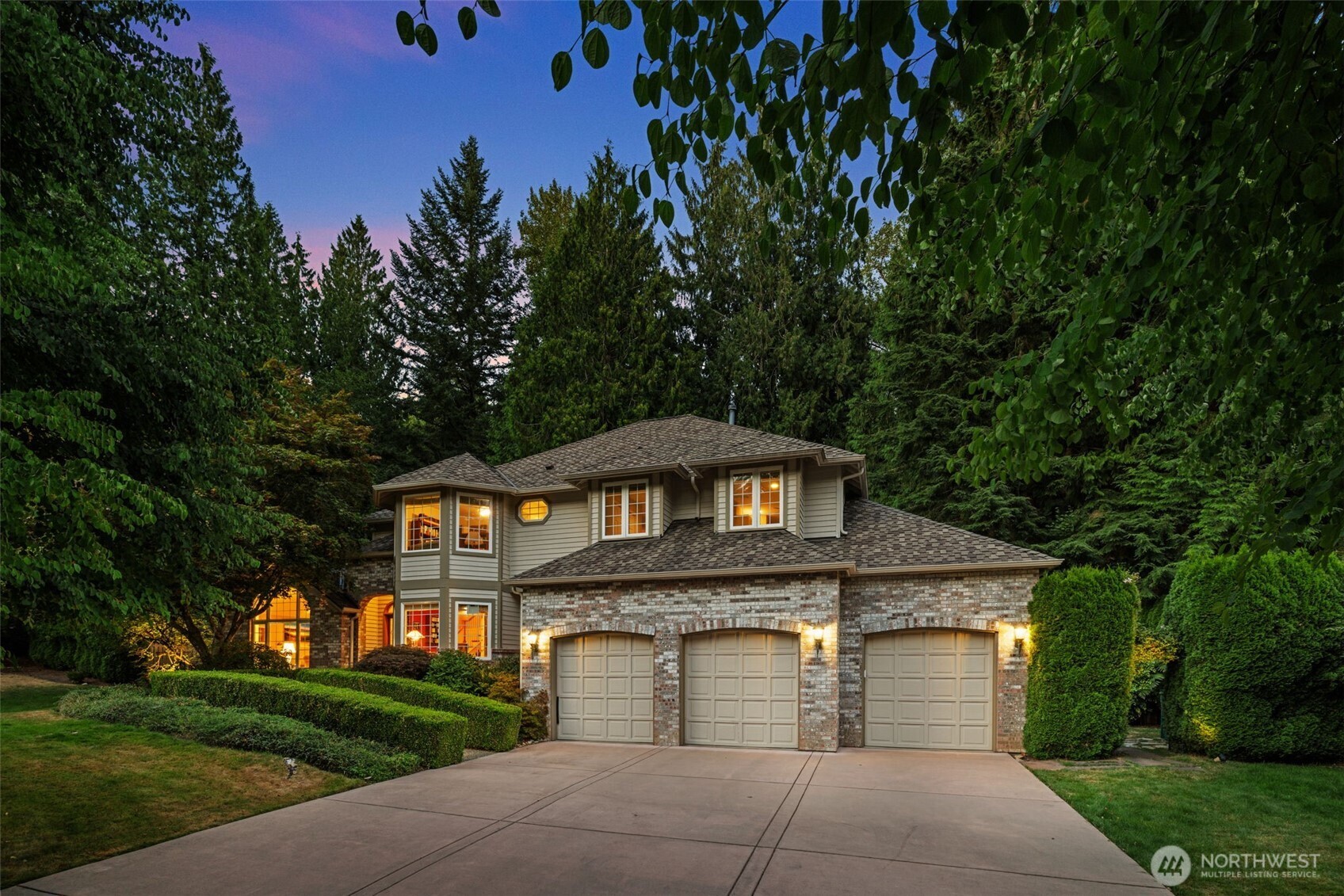 19710 222nd Avenue NE, Woodinville, WA 98077