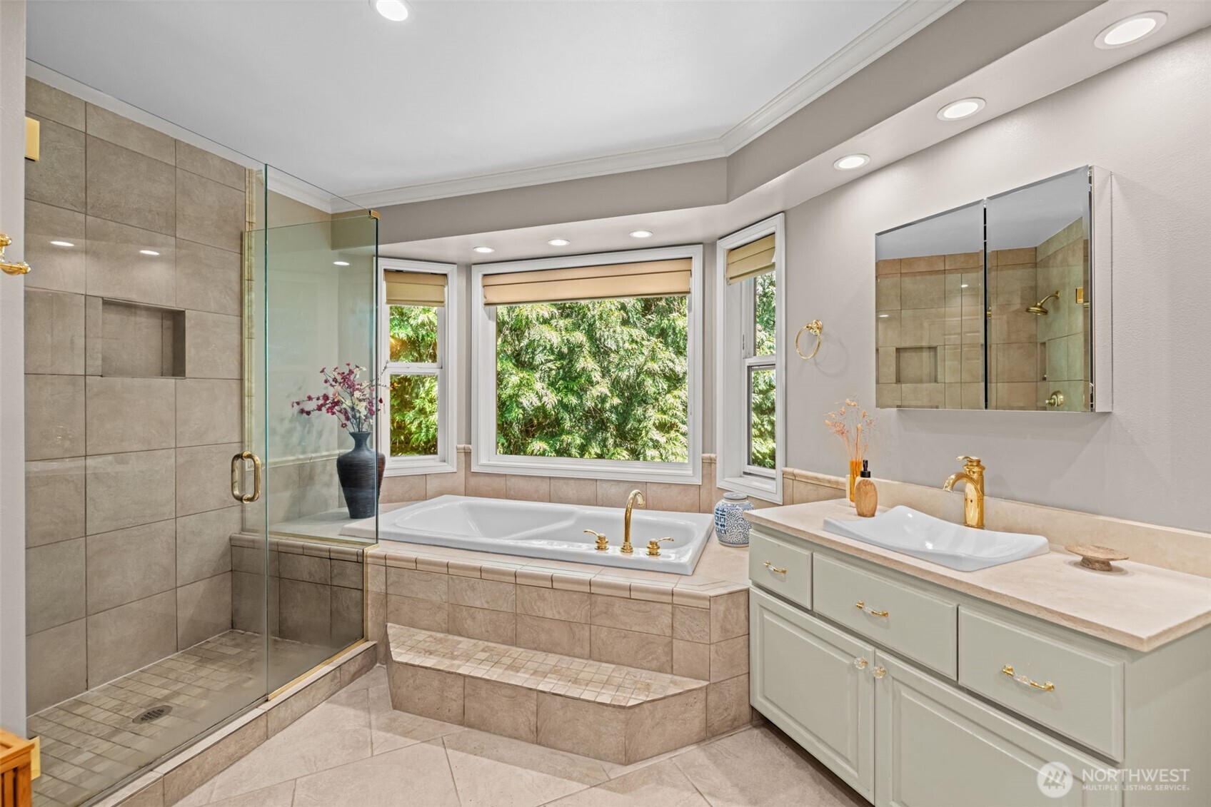 19710 222nd Avenue NE, Woodinville, WA 98077