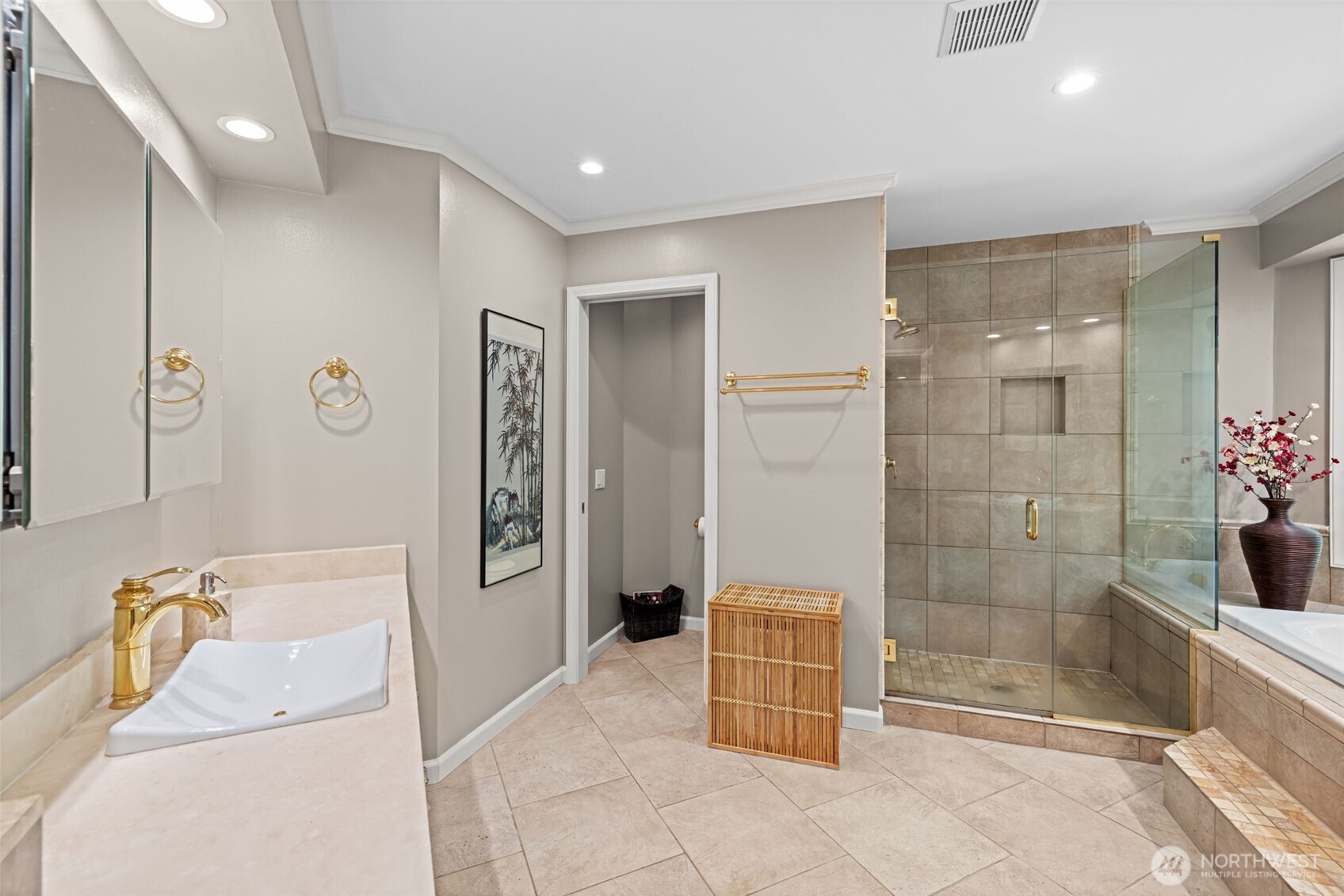 19710 222nd Avenue NE, Woodinville, WA 98077