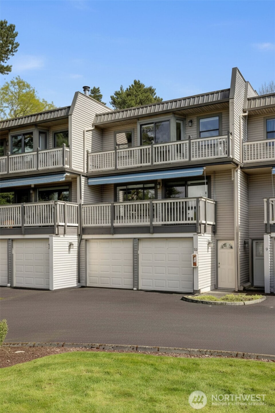 6527 106th Avenue NE #10, Kirkland, WA 98033