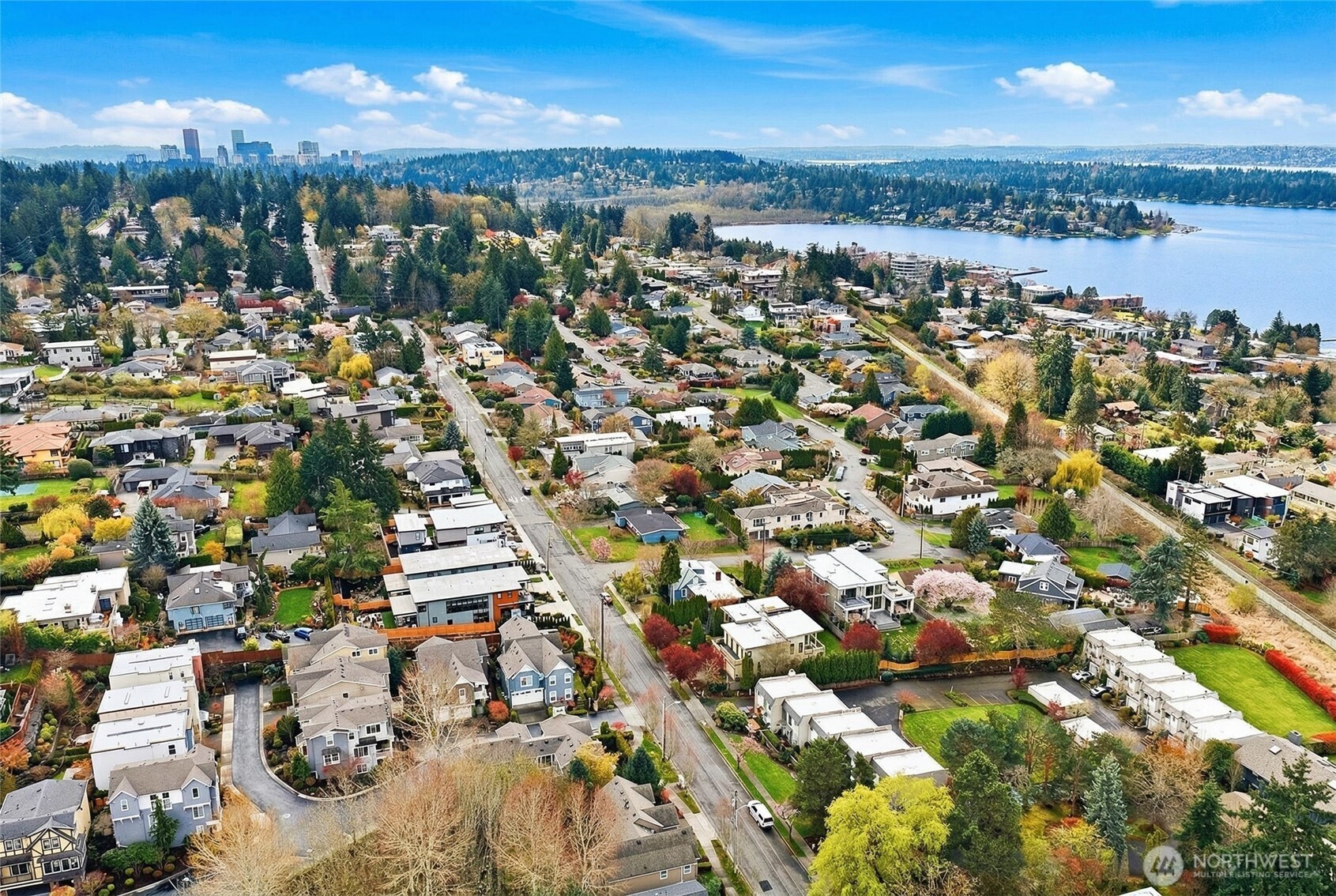 6527 106th Avenue NE #10, Kirkland, WA 98033