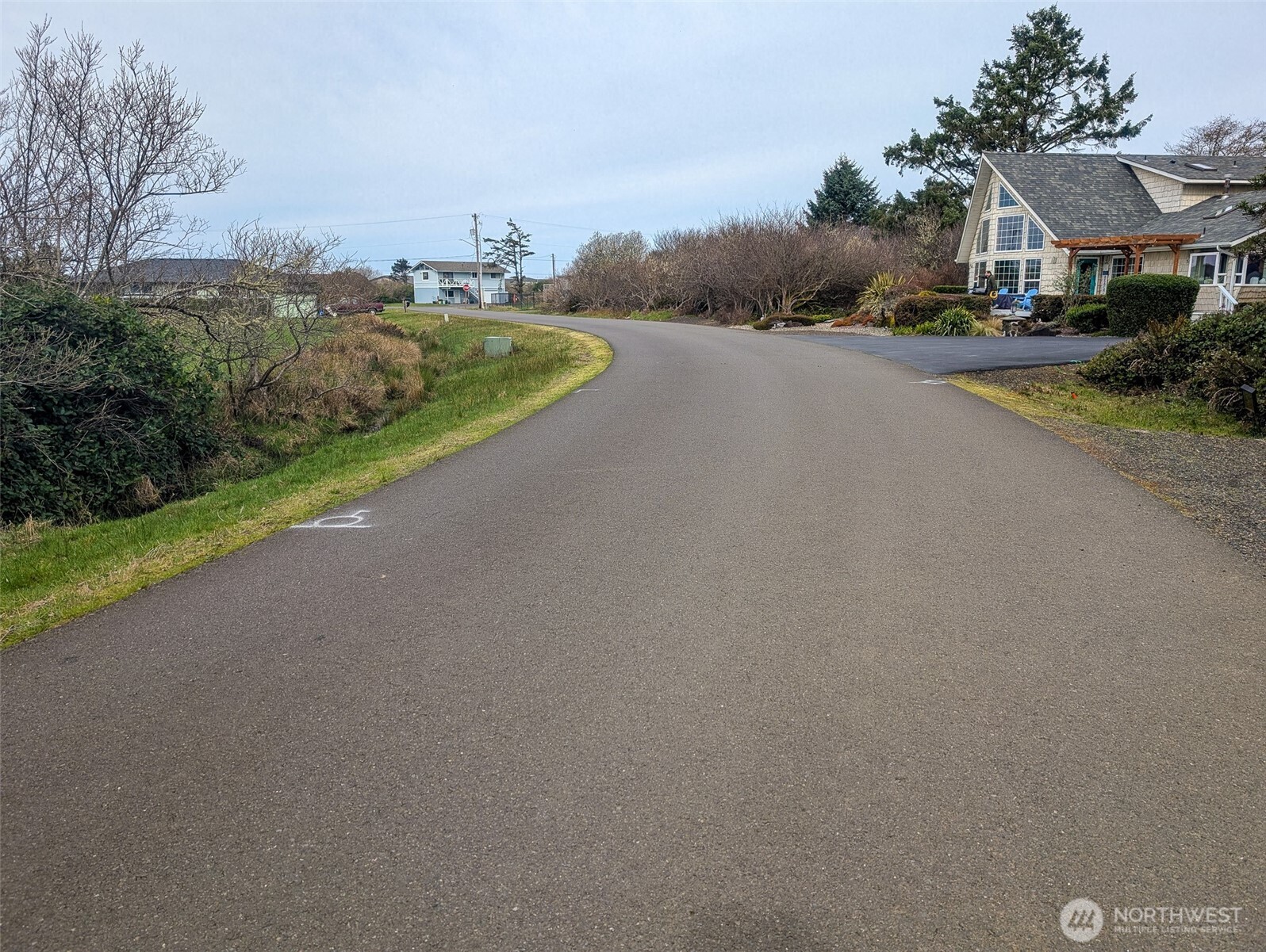 572 Puffin Avenue NE, Ocean Shores, WA 98569