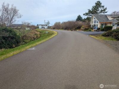 572 Puffin Avenue NE, Ocean Shores, WA 98569 - Photo 4