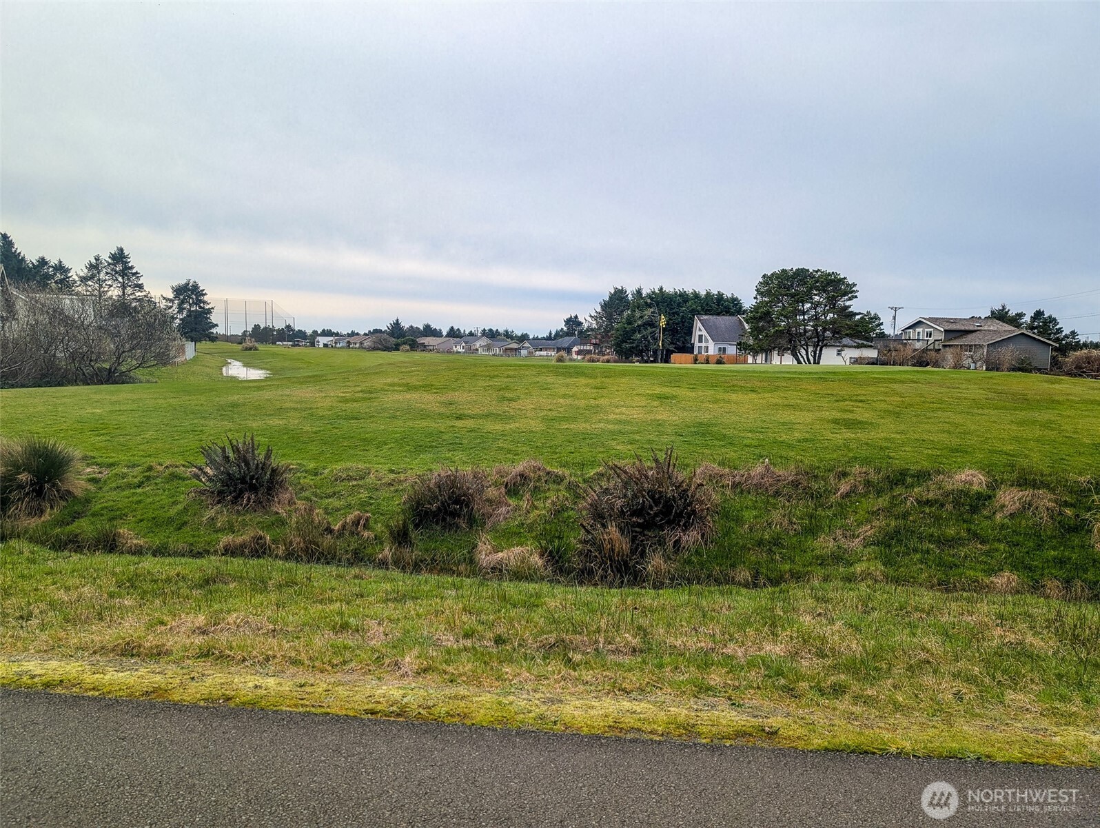 572 Puffin Avenue NE, Ocean Shores, WA 98569