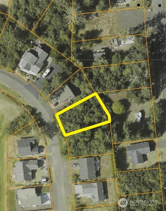 572 Puffin Avenue NE, Ocean Shores, WA 98569