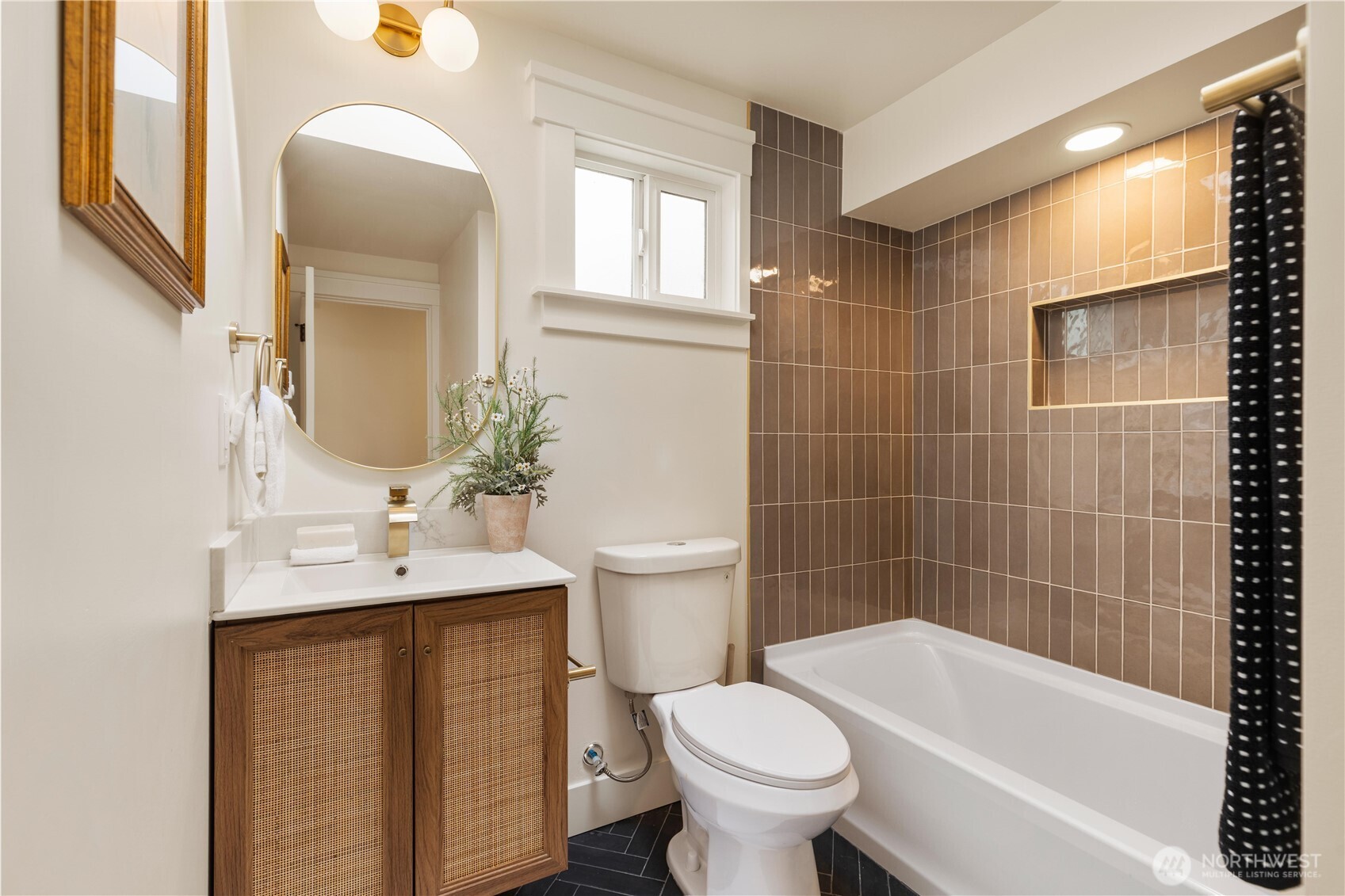 11007 2nd Avenue NW, Seattle, WA 98177