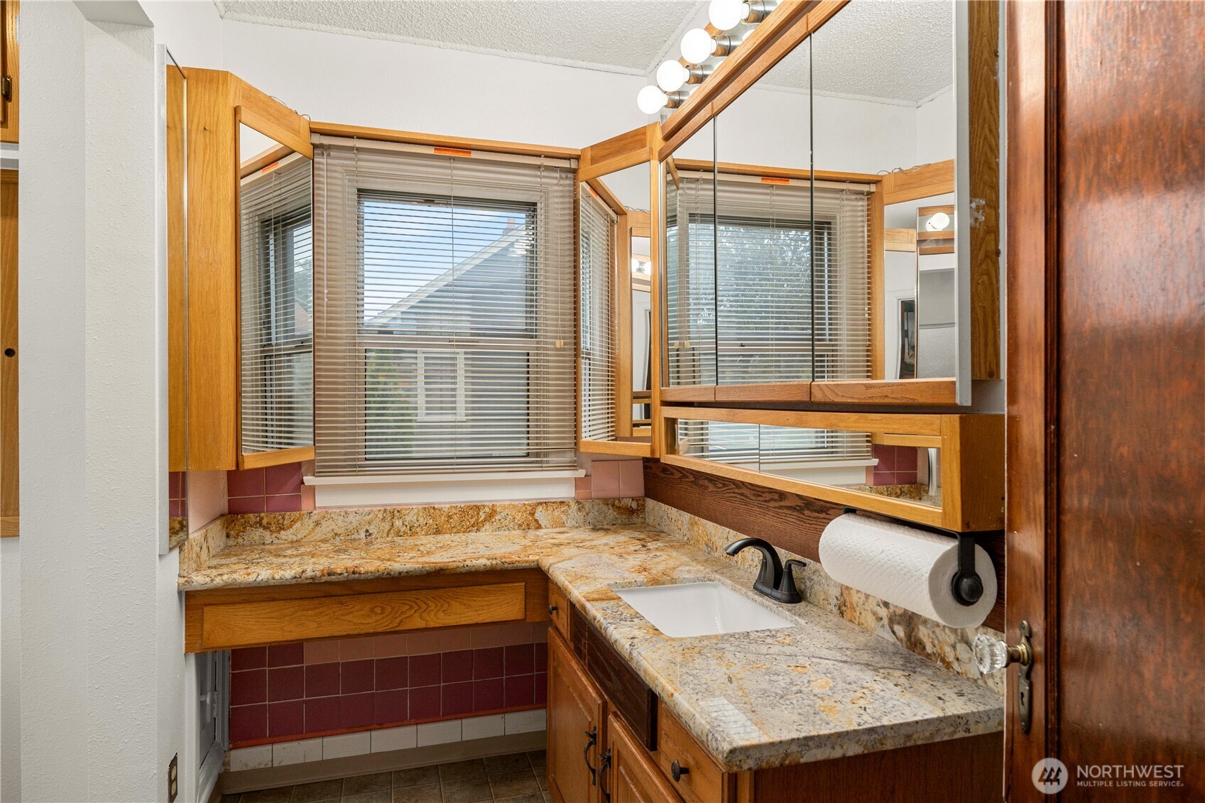 2542 S Cushman Avenue , Tacoma, WA 98405