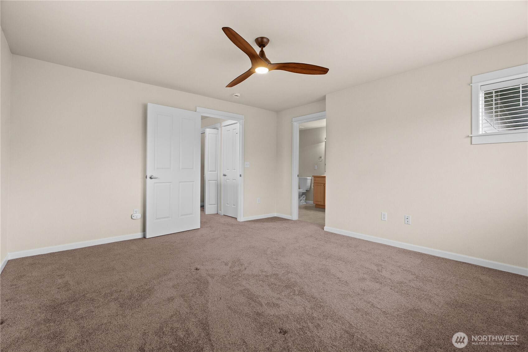 10700 SE 260th Street #A103, Kent, WA 98030