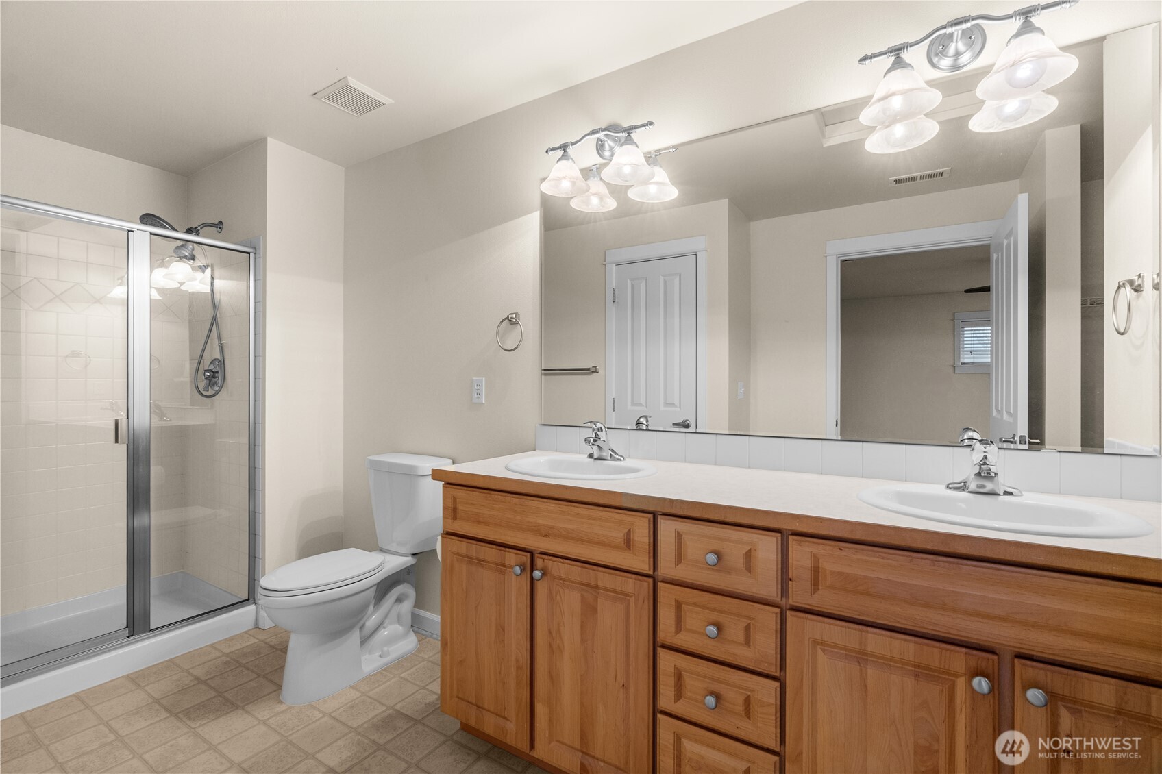 10700 SE 260th Street #A103, Kent, WA 98030