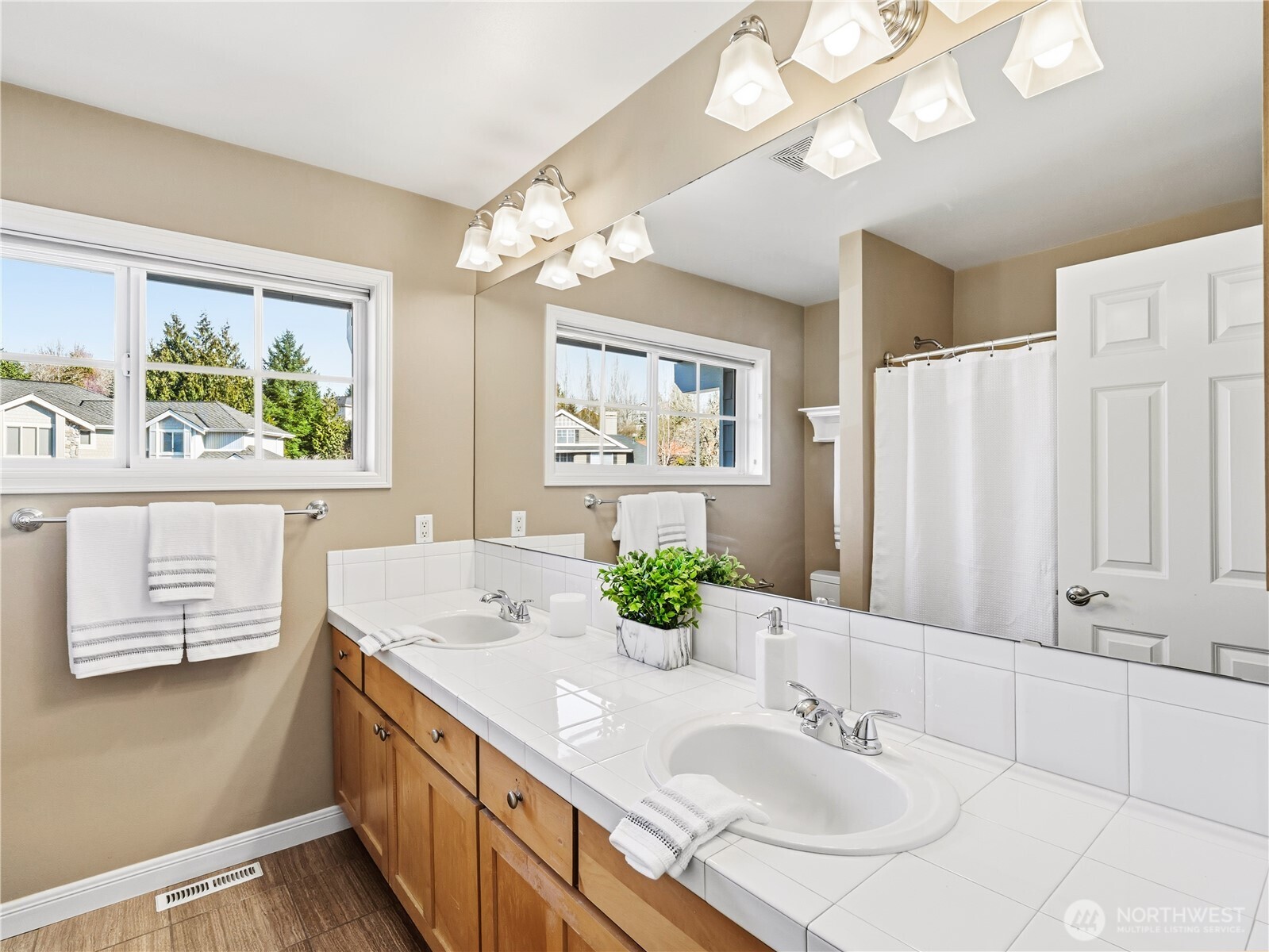 23919 SE 8th Place , Sammamish, WA 98075