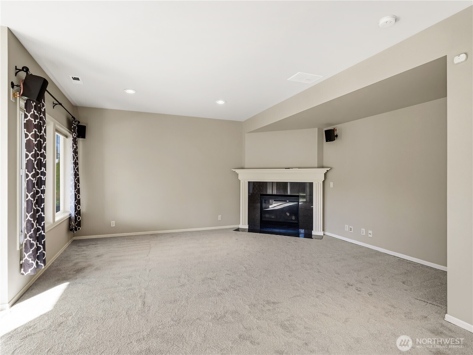 23919 SE 8th Place , Sammamish, WA 98075