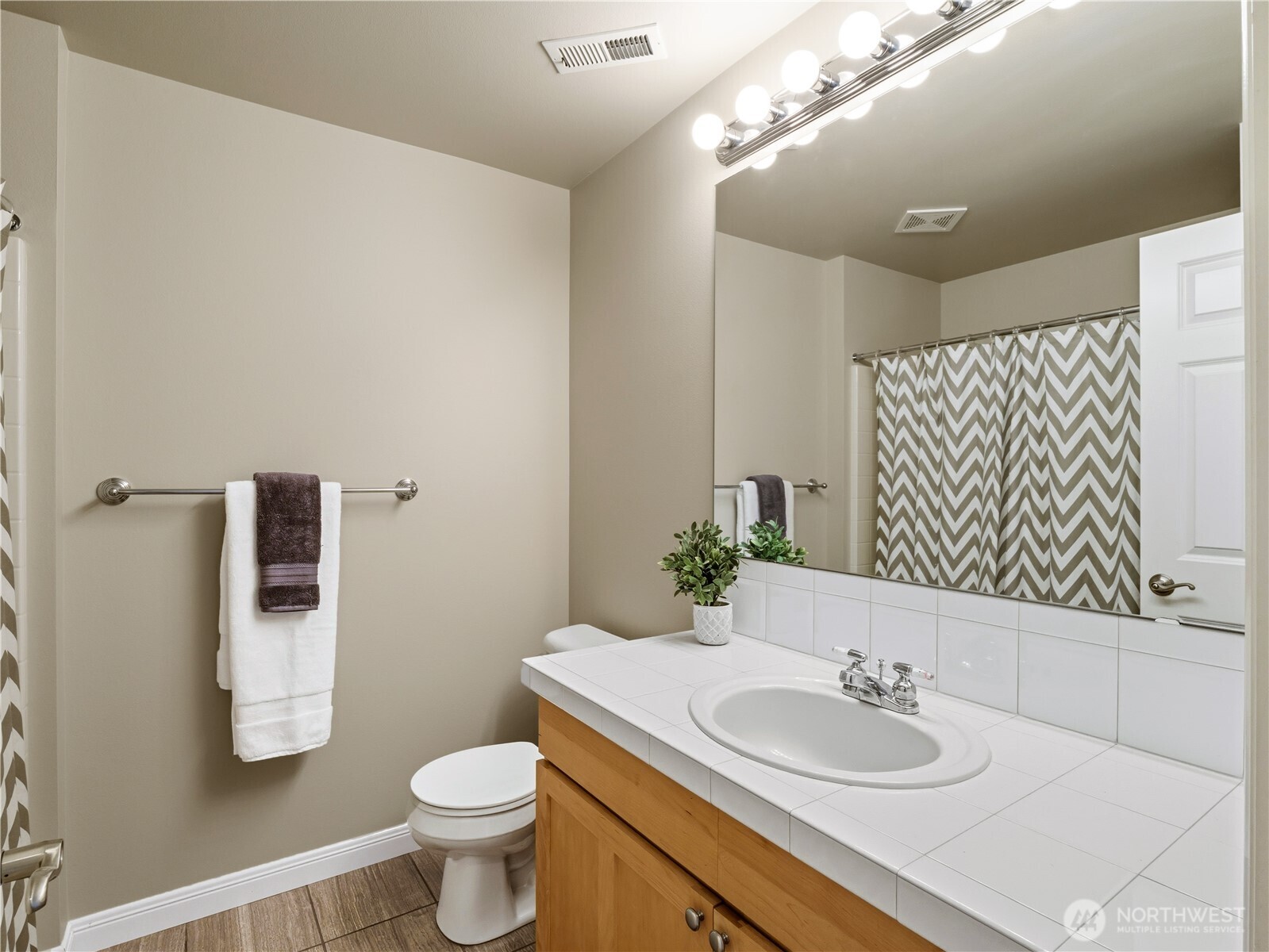 23919 SE 8th Place , Sammamish, WA 98075