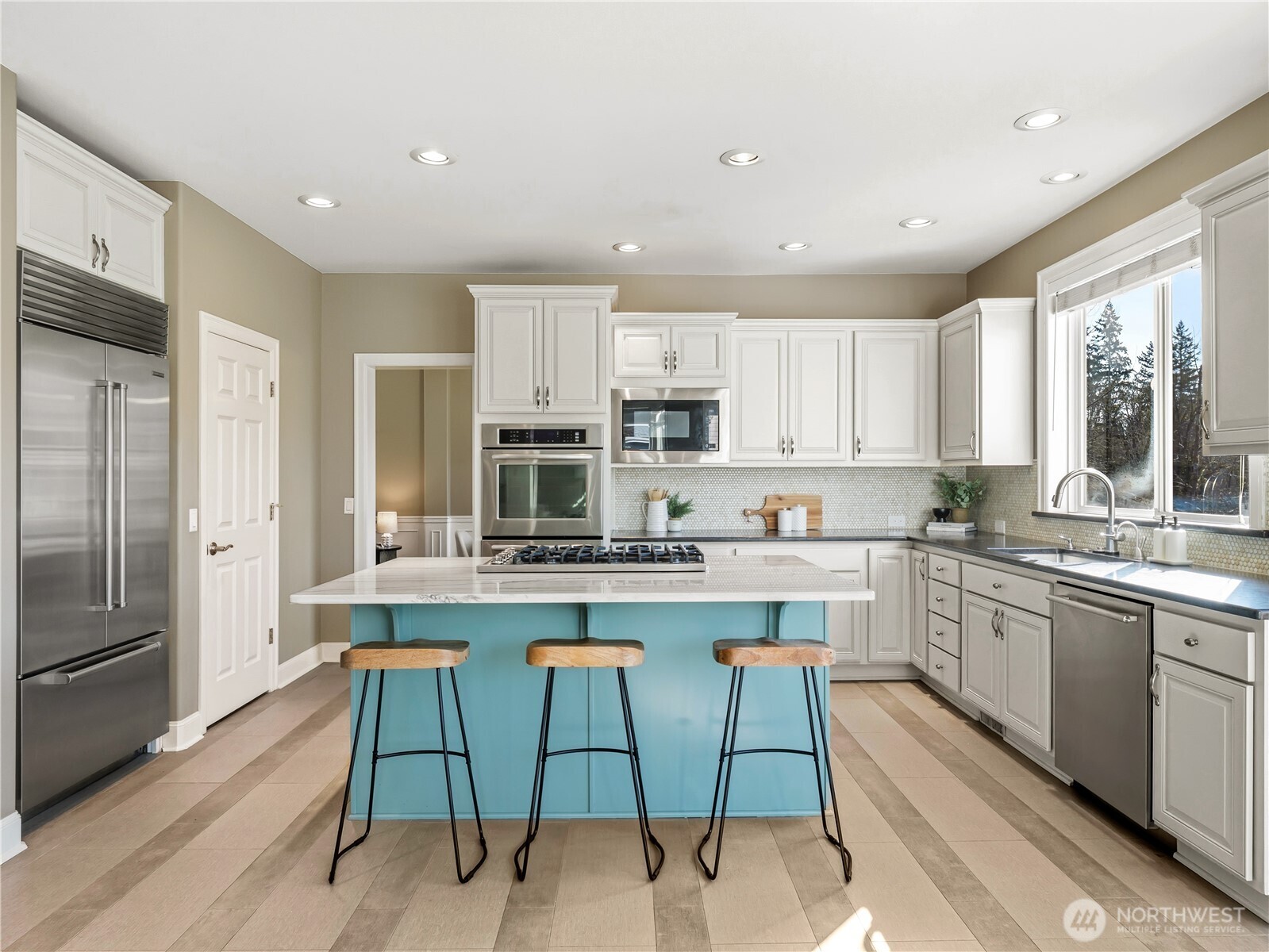 23919 SE 8th Place , Sammamish, WA 98075