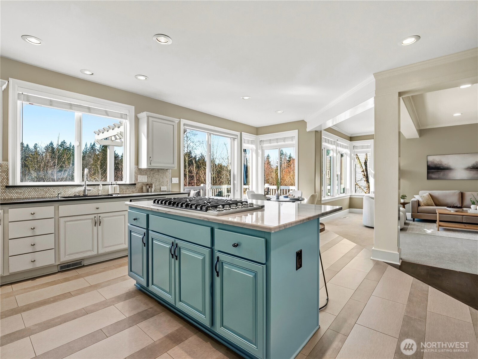 23919 SE 8th Place , Sammamish, WA 98075