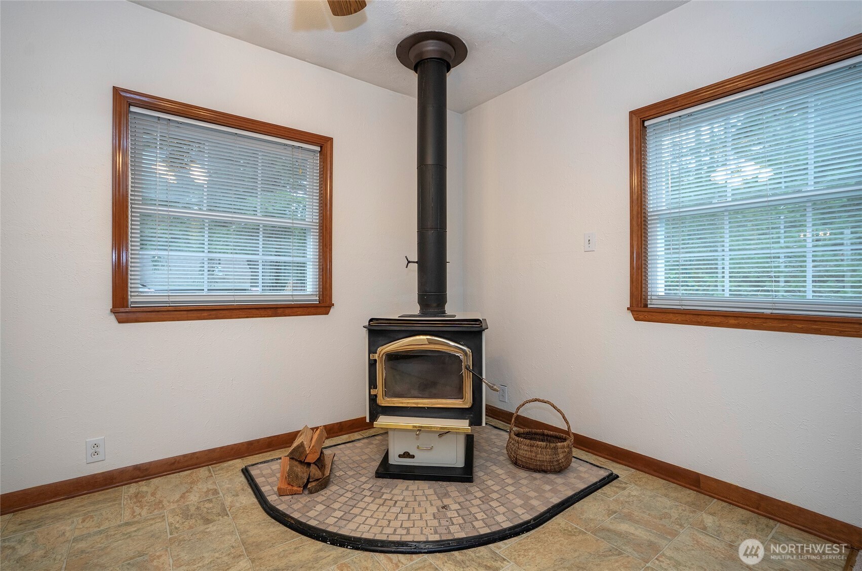 17843 NW Seabeck Holly Road , Seabeck, WA 98380