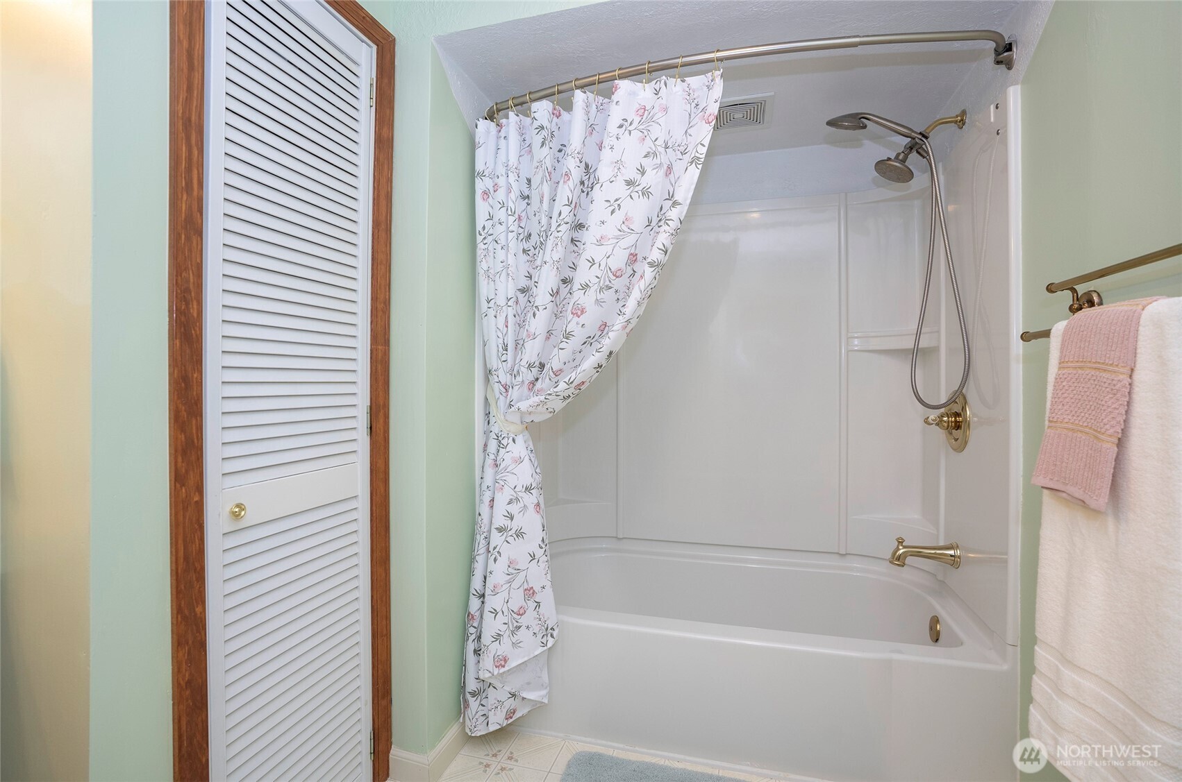 17843 NW Seabeck Holly Road , Seabeck, WA 98380