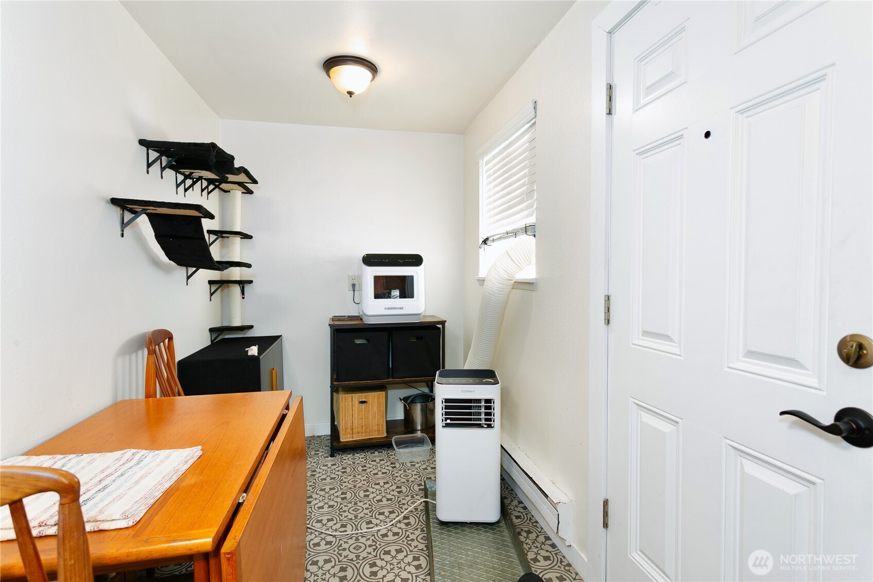 3572 -3574 E F Street , Tacoma, WA 98404