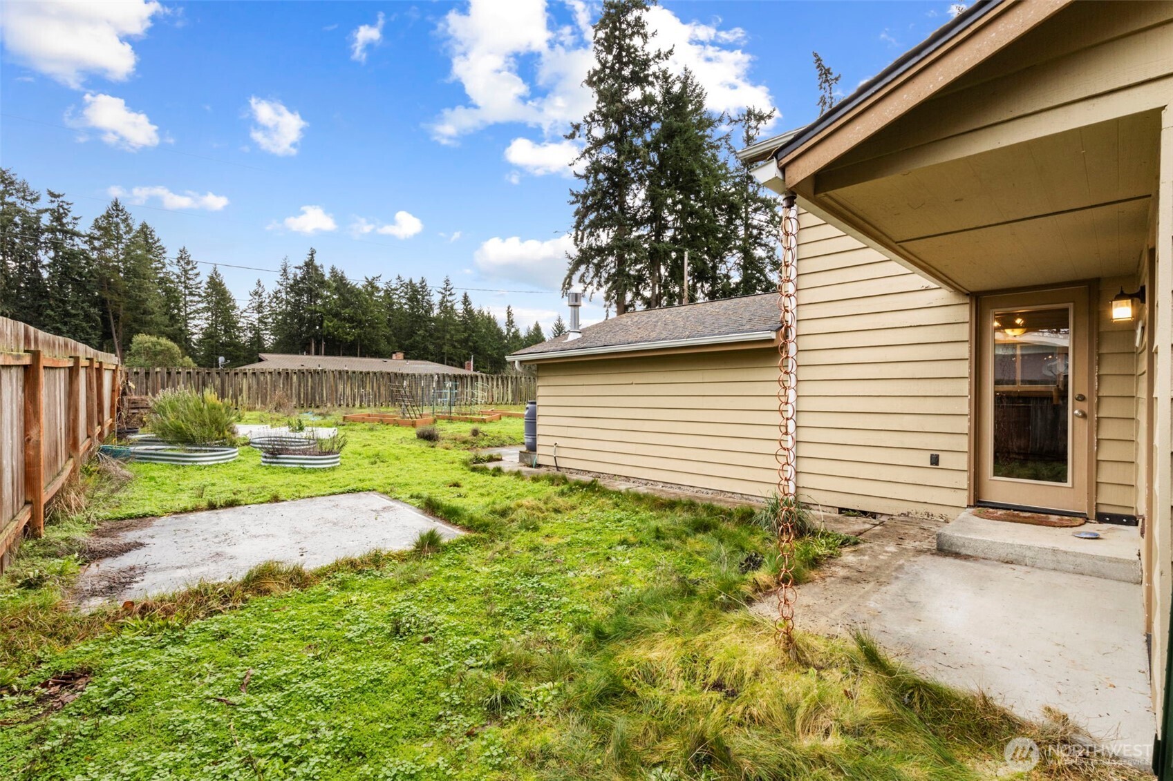 101 D Street , Port Hadlock, WA 98339